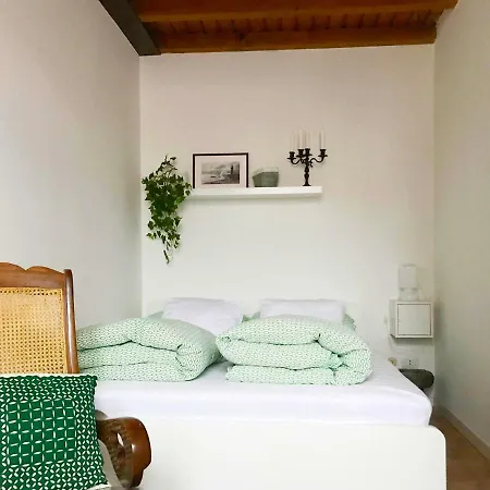 Iris Apartamento Como