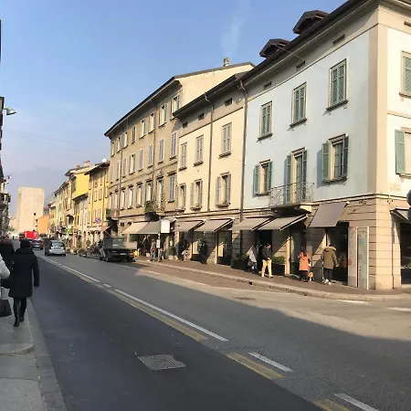 Apartamento Iris Como